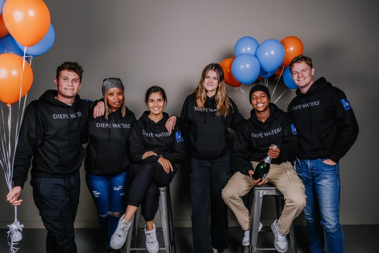 Cast of Diepe Waters