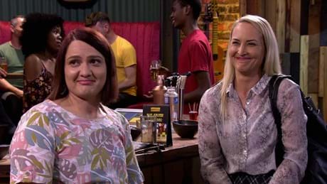 Joline Hofmeyr in Binnelanders on kykNET (DStv channel 144).