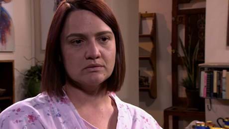 Naomi can’t believe that Louis told Conrad before he told her that Delia is carrying his child in Binnelanders on kykNET (DStv channel 144).