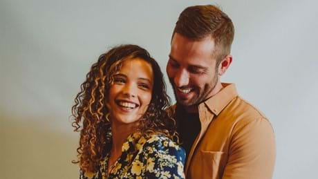 Nicole Fortuin and Sean-Marco Vorster play Lee-Ane and Nico in Alles Malan on kykNET (DStv channel 144)